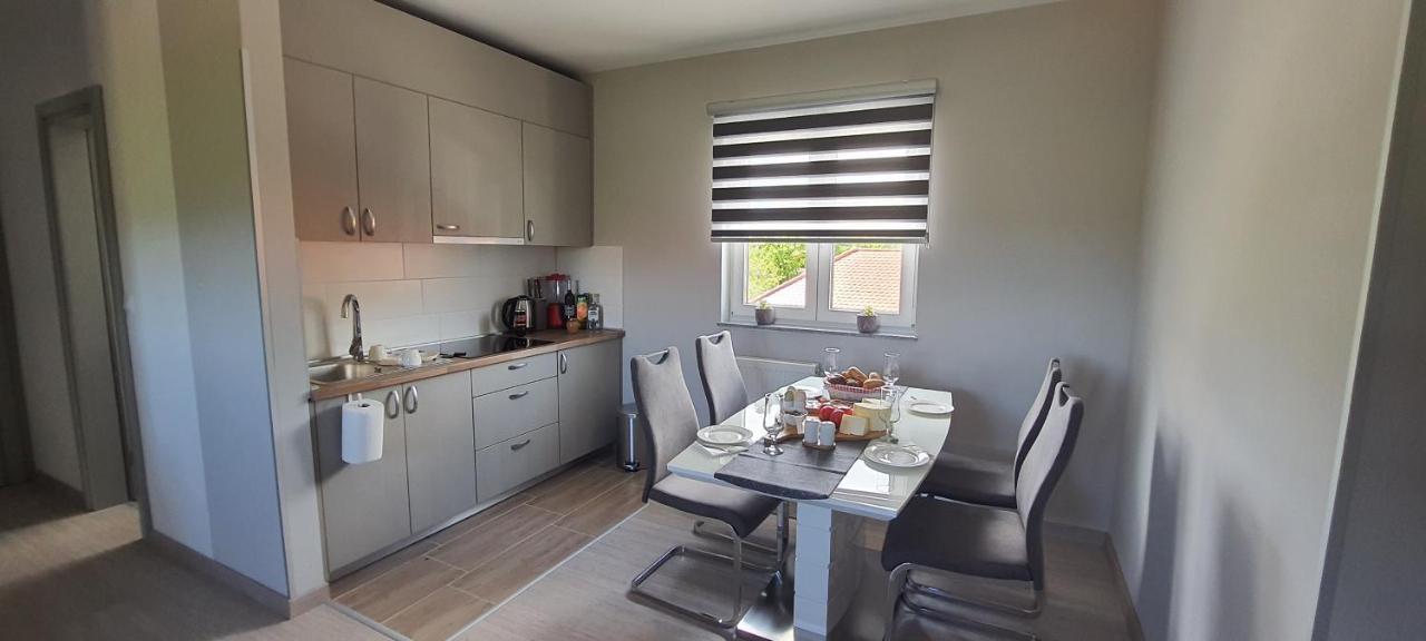 Apartmani Fenestra Tesla I Faust オトチャッツ エクステリア 写真