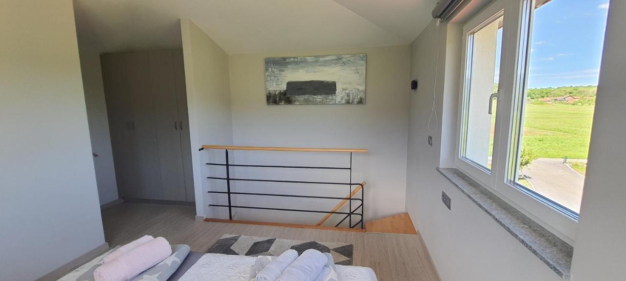 Apartmani Fenestra Tesla I Faust オトチャッツ エクステリア 写真