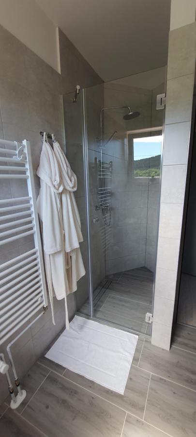 Apartmani Fenestra Tesla I Faust オトチャッツ エクステリア 写真